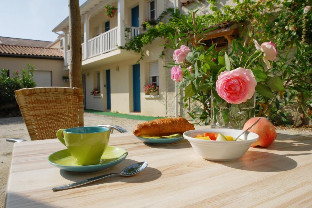 Cit'Hotel Le Cheval Blanc Cognac Centre Экстерьер фото
